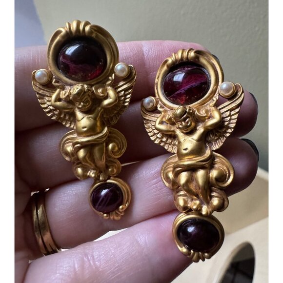 Vintage Elizabeth Taylor Avon Angel Cherub Clip-On Earrings Matte Gold Tone Red - Picture 2 of 9